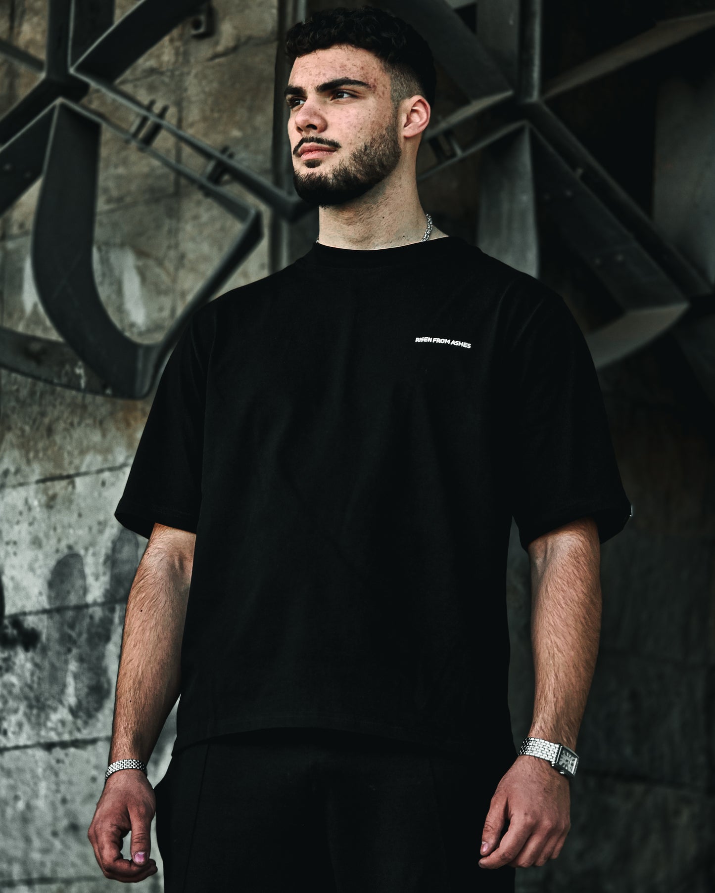 AUTHENTICUM BLACK TEE V2