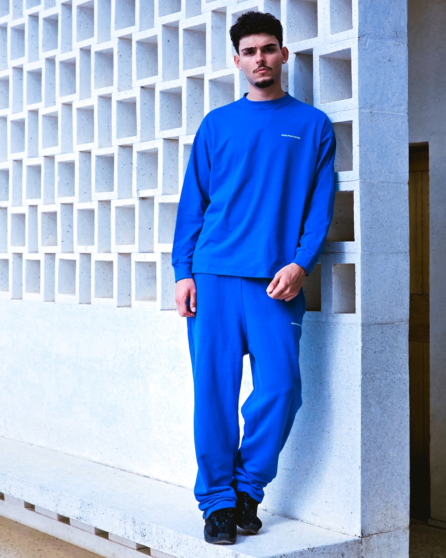 AUTHENTICUM LIGHT BLUE SWEATSHIRT V1